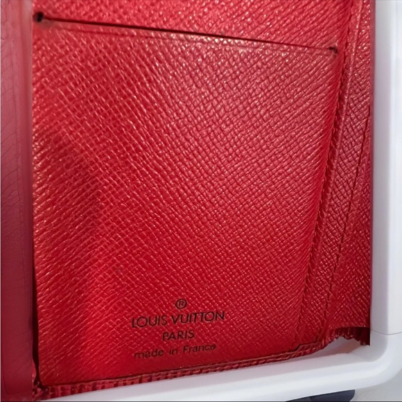 Authentic Louis Vuitton Epi Kiss Lock Wallet - Picture 9 of 12